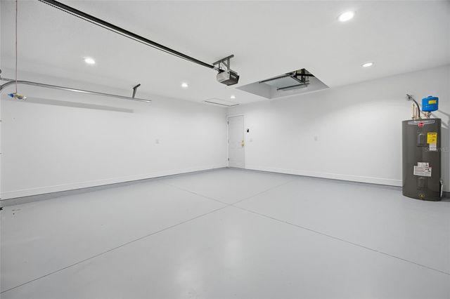 8 SPRING LOOP, Ocala, FL 34472