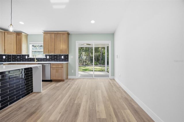 8 SPRING LOOP, Ocala, FL 34472