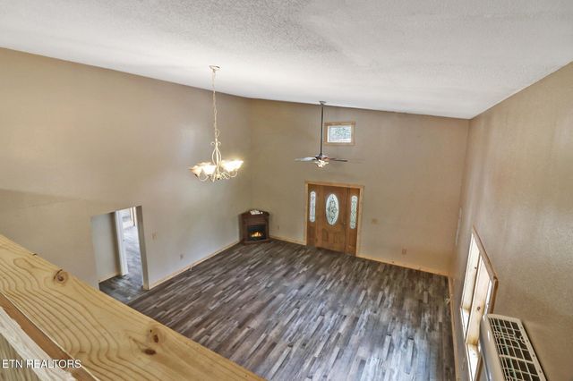 452 White Oak St, Jamestown, TN 38556