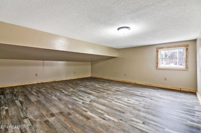 452 White Oak St, Jamestown, TN 38556