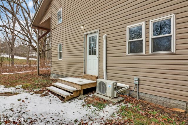 452 White Oak St, Jamestown, TN 38556