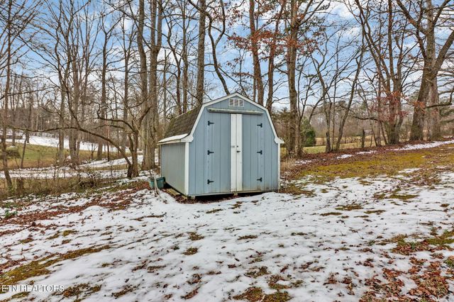 452 White Oak St, Jamestown, TN 38556