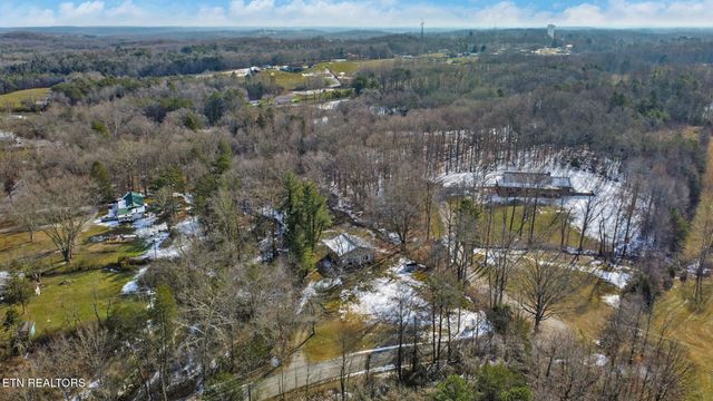 452 White Oak St, Jamestown, TN 38556