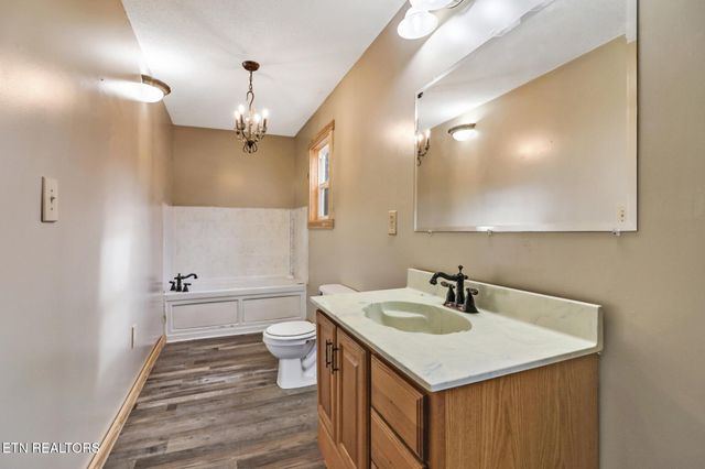 452 White Oak St, Jamestown, TN 38556