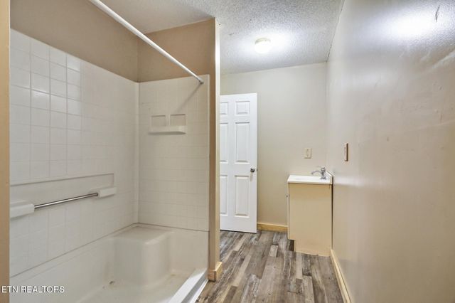 452 White Oak St, Jamestown, TN 38556