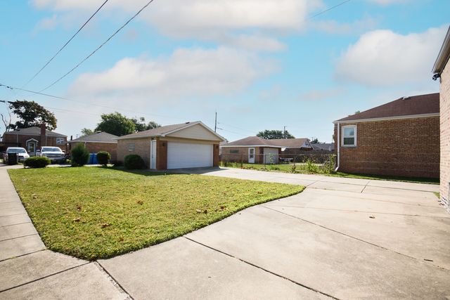 5533 S Menard Avenue, Chicago, IL 60638