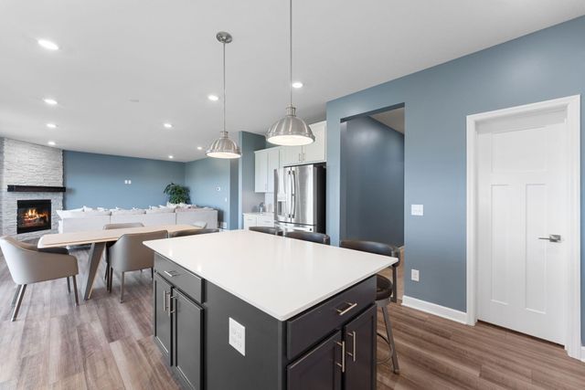 771 Spancil Hill Ridge Drive, Woodbury, MN 55129