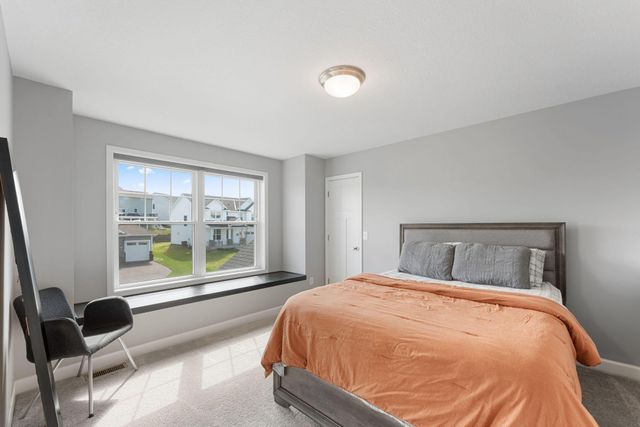 771 Spancil Hill Ridge Drive, Woodbury, MN 55129