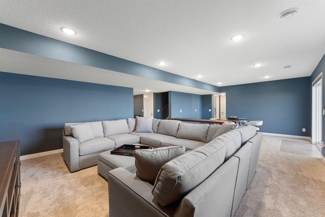 771 Spancil Hill Ridge Drive, Woodbury, MN 55129