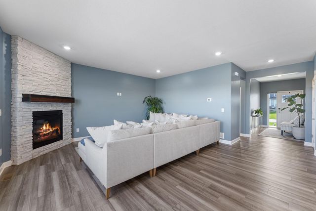 771 Spancil Hill Ridge Drive, Woodbury, MN 55129