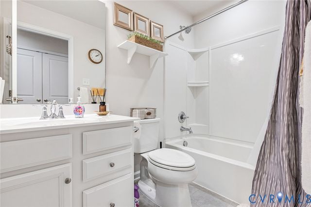 12604 Prestonfield Dr, Chester, VA 23836