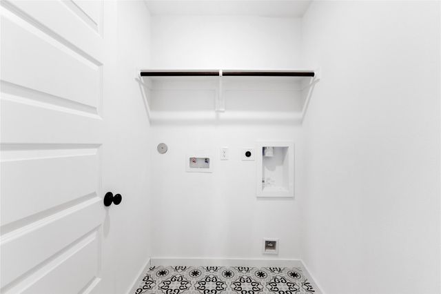 404 Kendall Crest Drive, Alvin, TX 77511