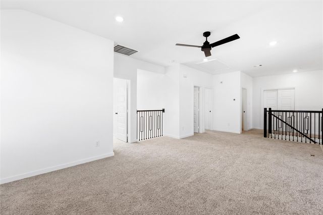 404 Kendall Crest Drive, Alvin, TX 77511