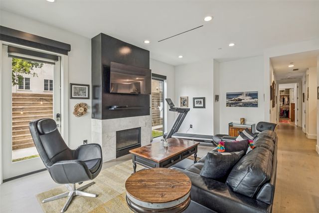 3923 Cole Avenue 102, Dallas, TX 75204