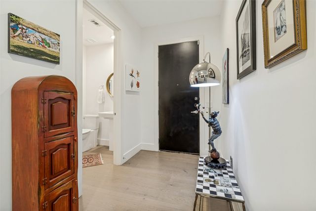 3923 Cole Avenue 102, Dallas, TX 75204