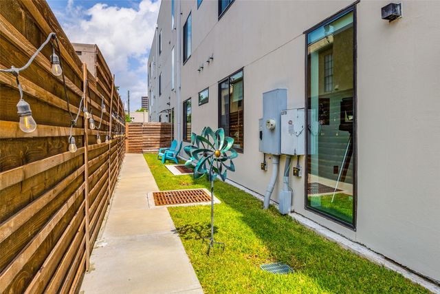 3923 Cole Avenue 102, Dallas, TX 75204