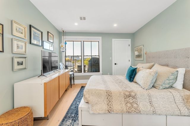 322 Bunker Hill St 3, Boston, MA 02129
