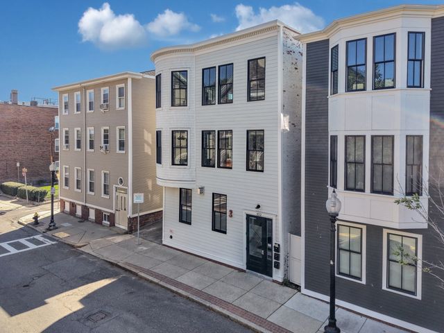322 Bunker Hill St 3, Boston, MA 02129