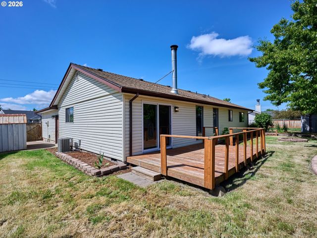 2367 DEL RIO Ave, Albany, OR 97322