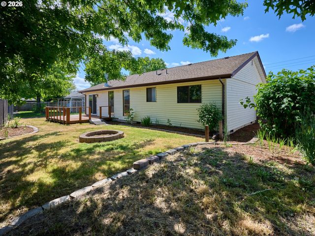 2367 DEL RIO Ave, Albany, OR 97322