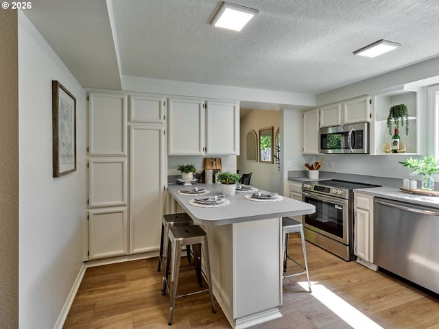2367 DEL RIO Ave, Albany, OR 97322