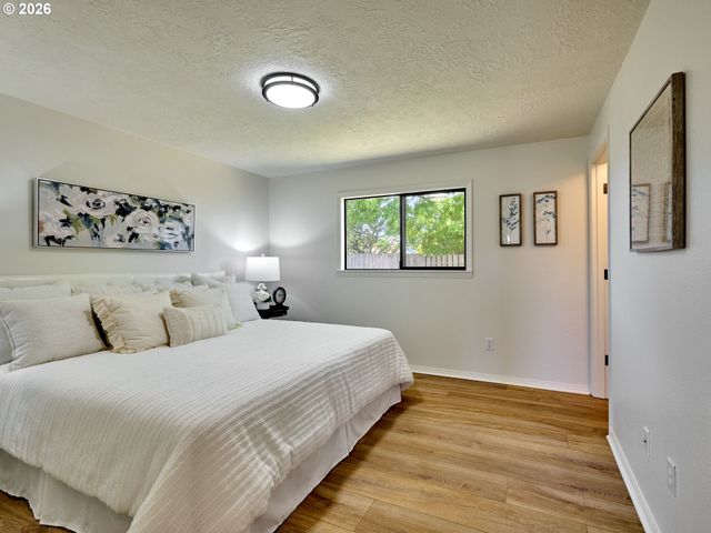 2367 DEL RIO Ave, Albany, OR 97322