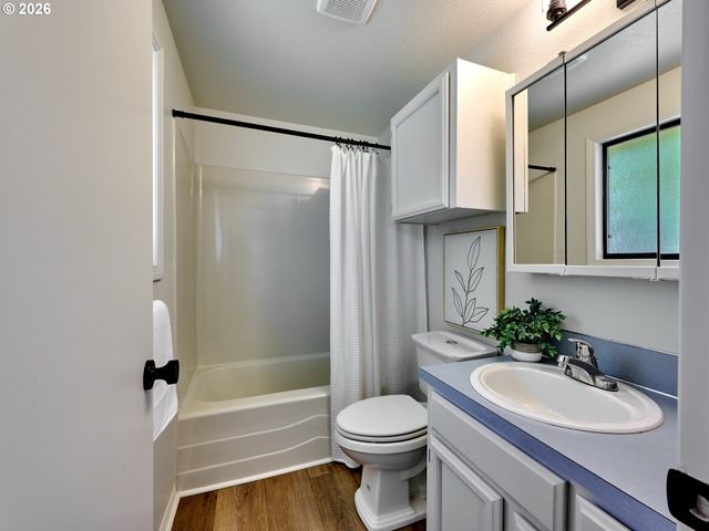 2367 DEL RIO Ave, Albany, OR 97322
