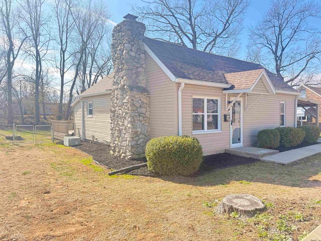 321 E Poplar Street, Boonville, IN 47601