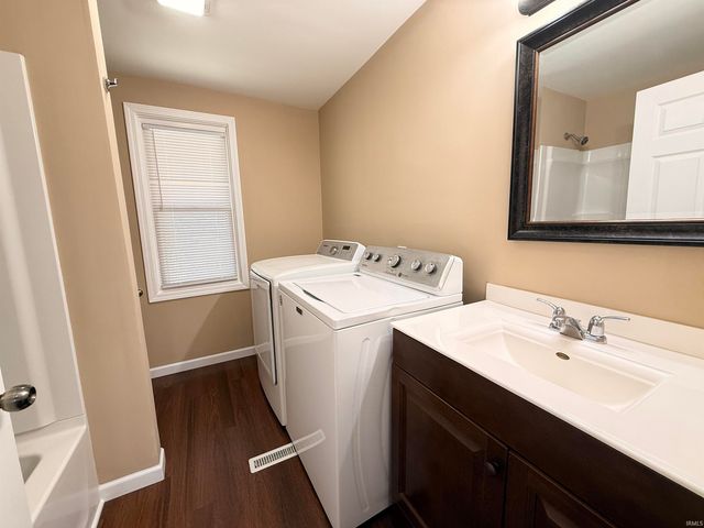 321 E Poplar Street, Boonville, IN 47601