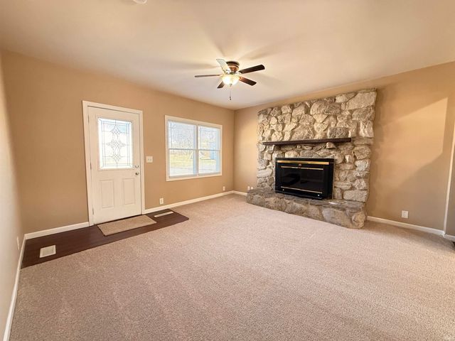 321 E Poplar Street, Boonville, IN 47601