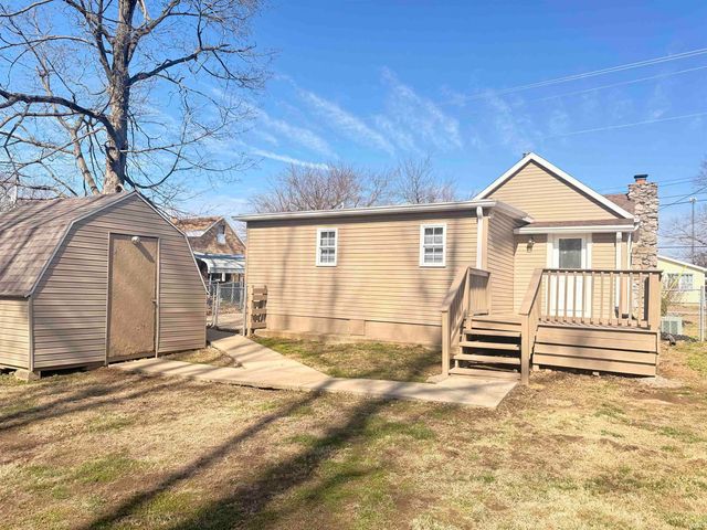 321 E Poplar Street, Boonville, IN 47601