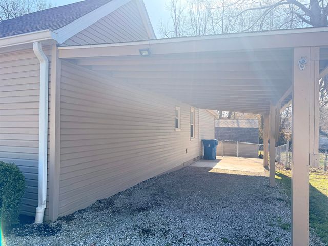 321 E Poplar Street, Boonville, IN 47601