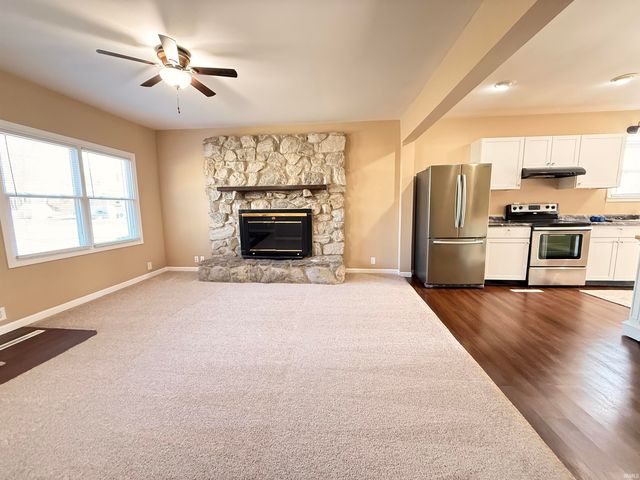 321 E Poplar Street, Boonville, IN 47601