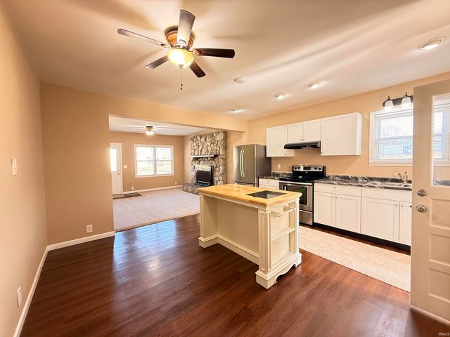 321 E Poplar Street, Boonville, IN 47601