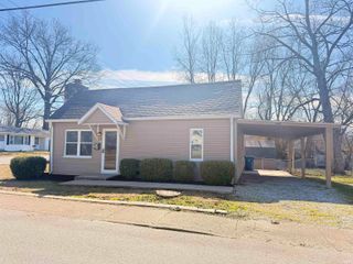 321 E Poplar Street, Boonville, IN 47601