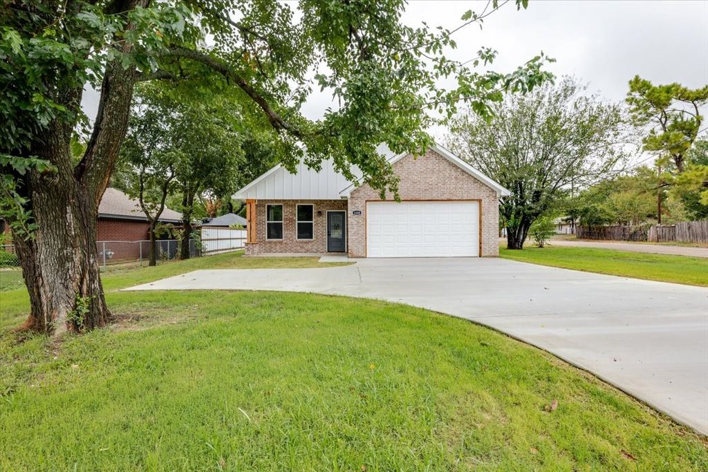 1400 N Business 287, Decatur, TX 76234 — exterior