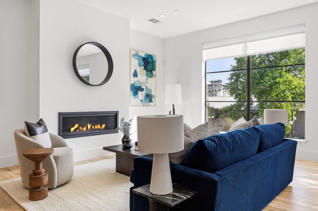2719 Reagan Street 104, Dallas, TX 75219