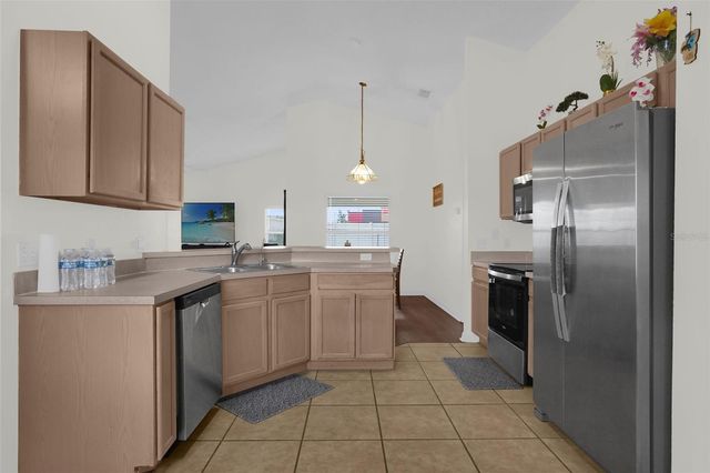 102 SAFFRON WAY, Kissimmee, FL 34758