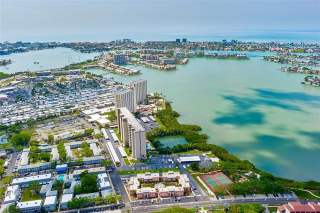 7001 PLACE DE LA PAIX 2A, South Pasadena, FL 33707