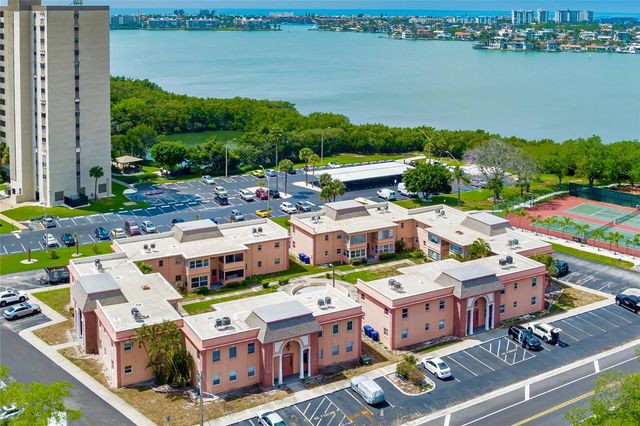 7001 PLACE DE LA PAIX 2A, South Pasadena, FL 33707