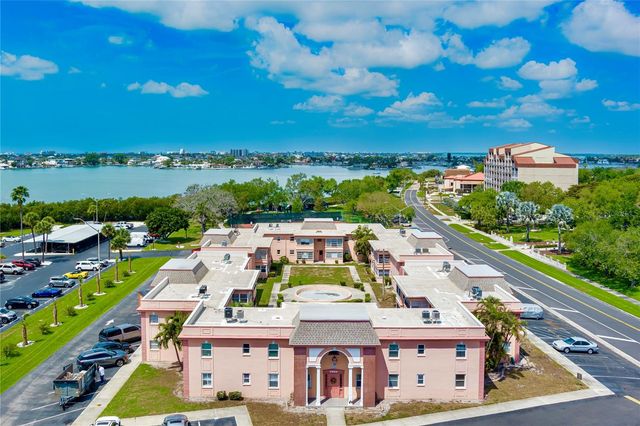 7001 PLACE DE LA PAIX 2A, South Pasadena, FL 33707