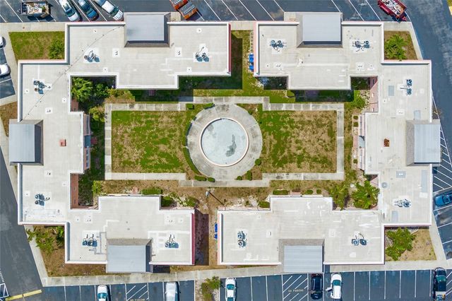 7001 PLACE DE LA PAIX 2A, South Pasadena, FL 33707