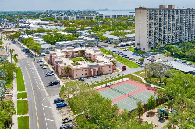 7001 PLACE DE LA PAIX 2A, South Pasadena, FL 33707