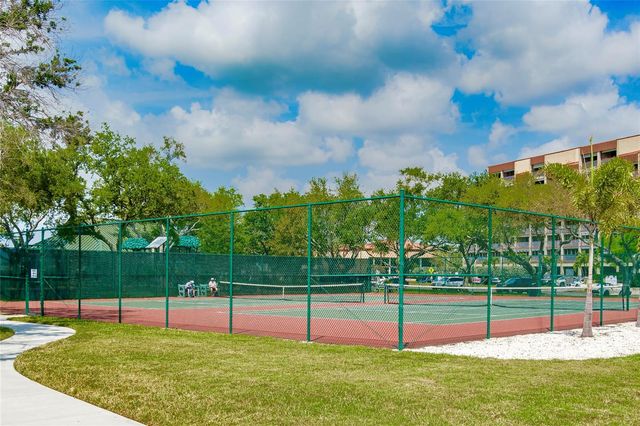 7001 PLACE DE LA PAIX 2A, South Pasadena, FL 33707