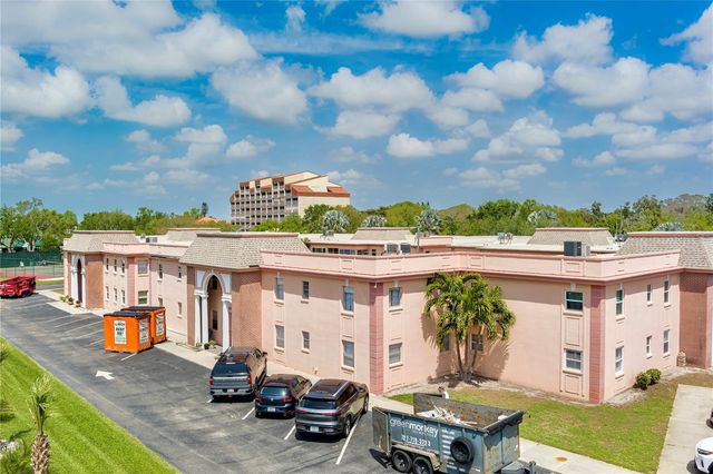 7001 PLACE DE LA PAIX 2A, South Pasadena, FL 33707