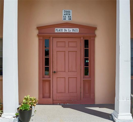 7001 PLACE DE LA PAIX 2A, South Pasadena, FL 33707