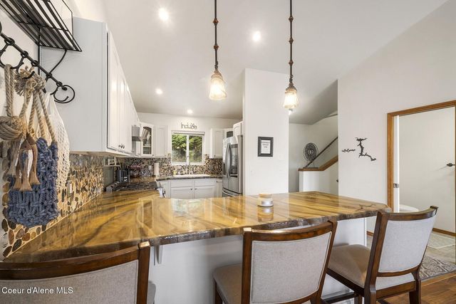 19820 S Alcan Rd, Coeur D'alene, ID 83814