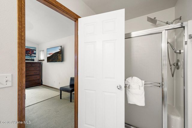 19820 S Alcan Rd, Coeur D'alene, ID 83814