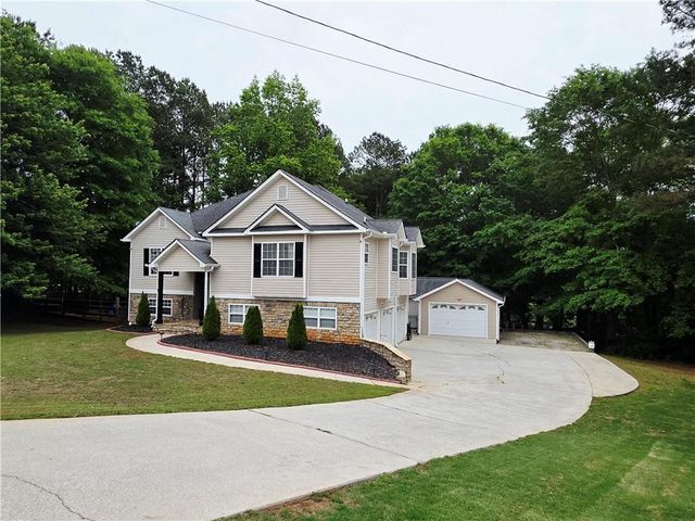 1005 Creek Run Place, Temple, GA 30179