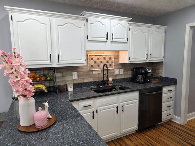 1005 Creek Run Place, Temple, GA 30179